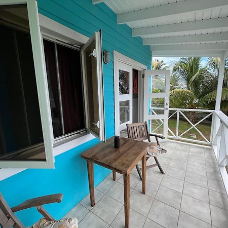 Waves Villa Guesthouse Kingstown Exterior foto