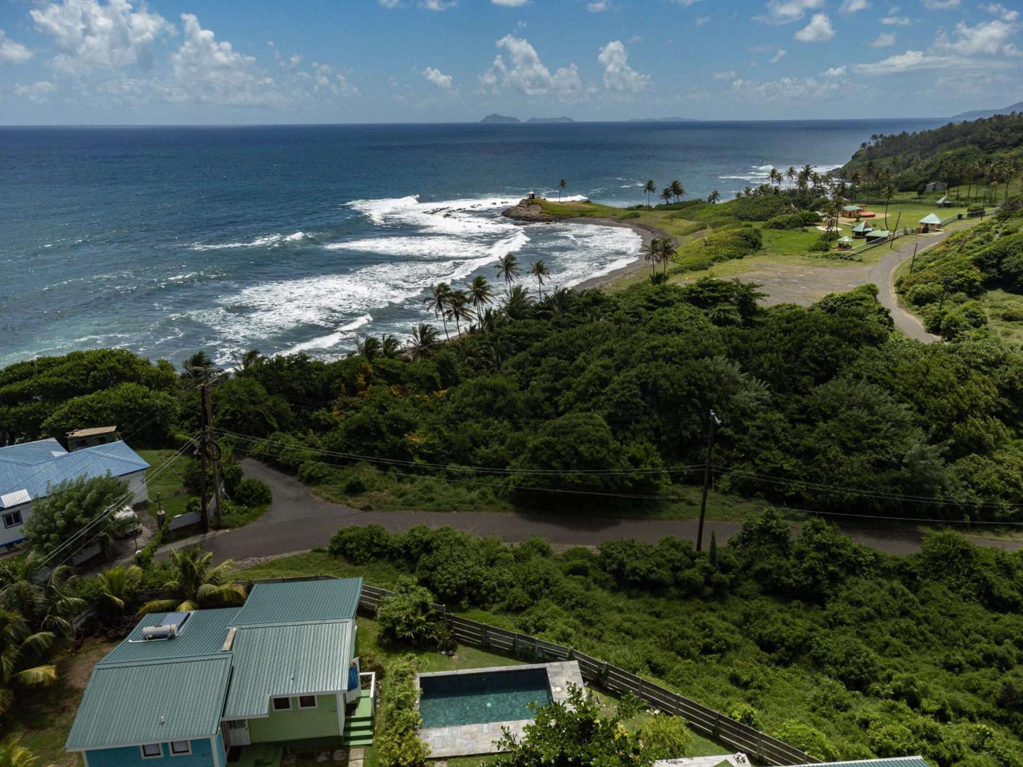 Waves Villa Guesthouse Kingstown Exterior foto